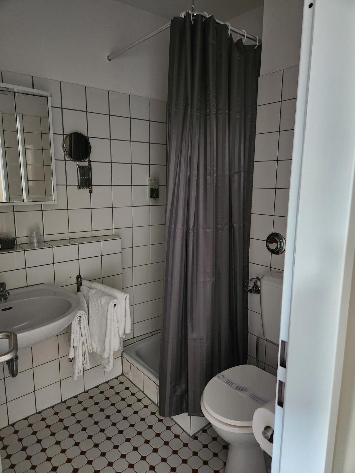 Nauwieser Apartments Саарбрюкен Номер фото